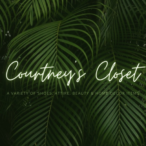 COURTNEYWG🦋 OFFERS WELCOME - Picture 2 of 16